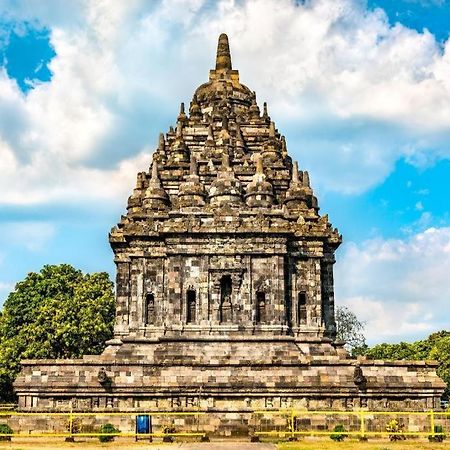 Kj Hotel Yogyakarta Eksteriør bilde