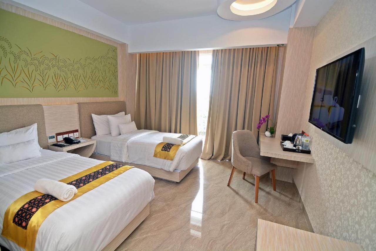 Kj Hotel Yogyakarta Eksteriør bilde