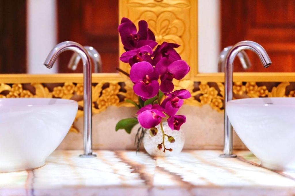 Kj Hotel Yogyakarta Eksteriør bilde