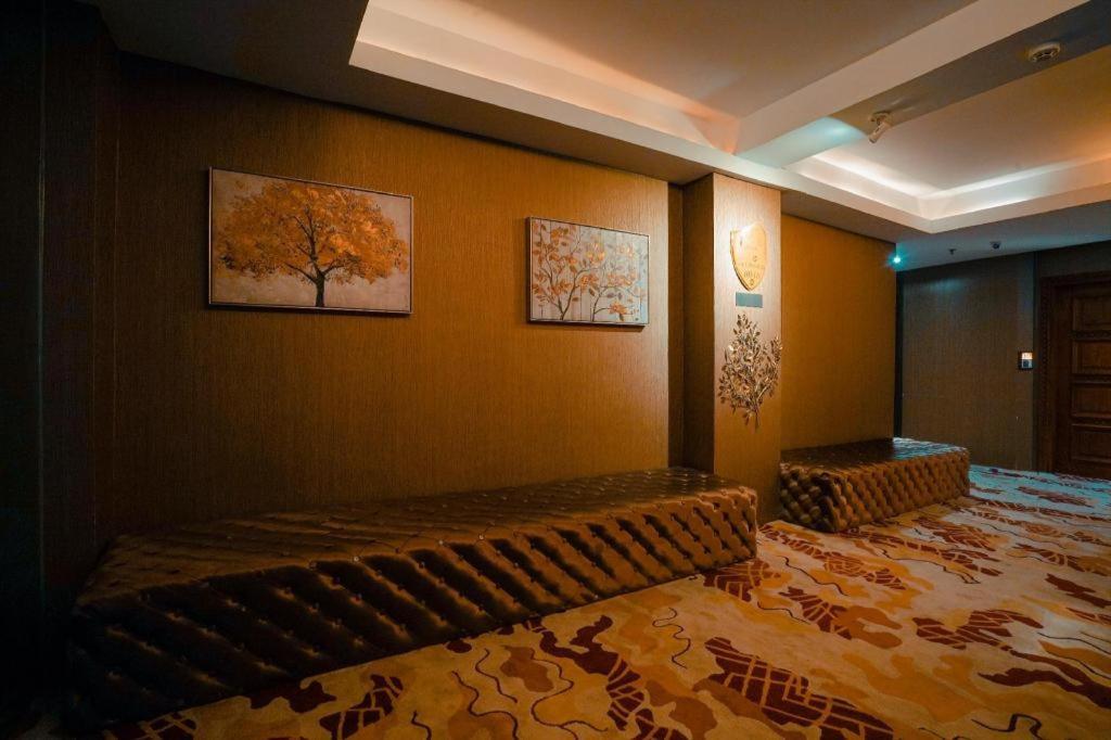 Kj Hotel Yogyakarta Eksteriør bilde