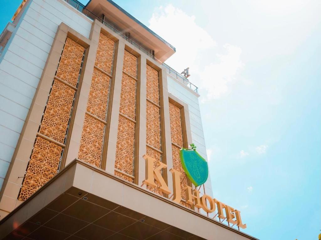 Kj Hotel Yogyakarta Eksteriør bilde